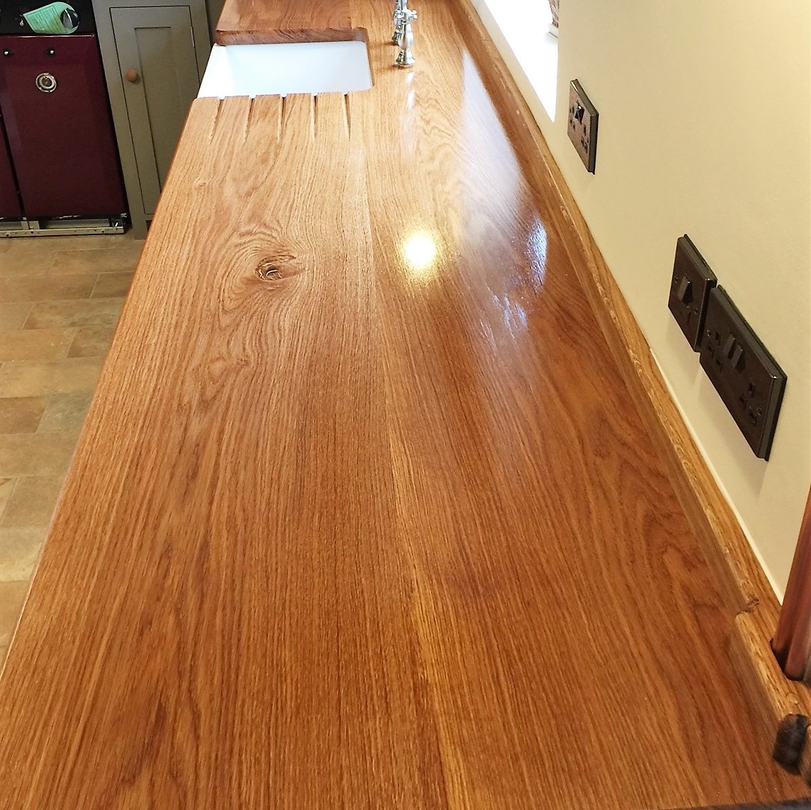 Wide plank solid oak, made to measure surface top.